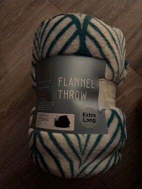 Flannel Throw Blanket - Teal and White Extra Long